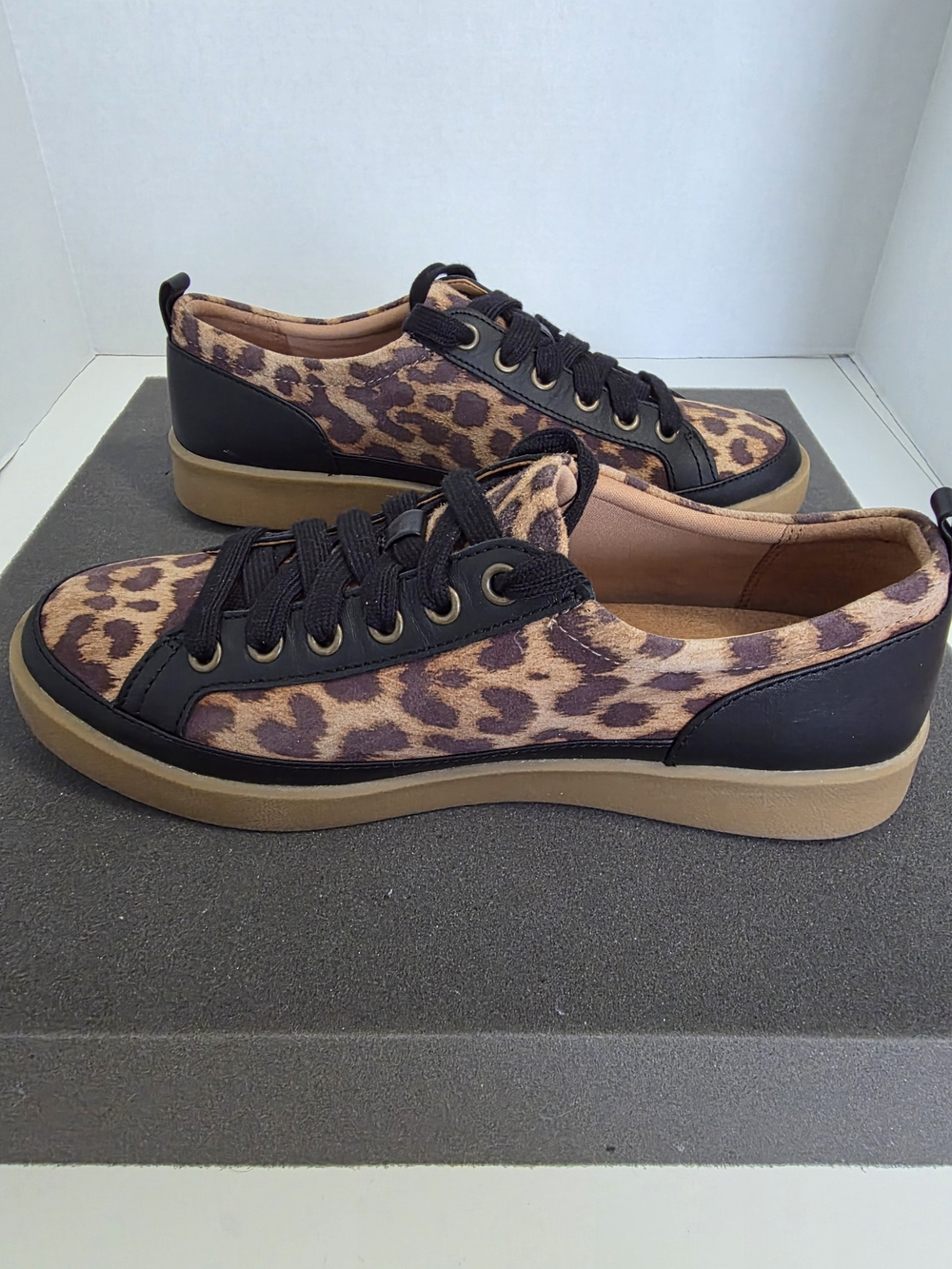 Leopard Print Platform Sneakers - Women's Casual Fashion - Picture 7 of 9